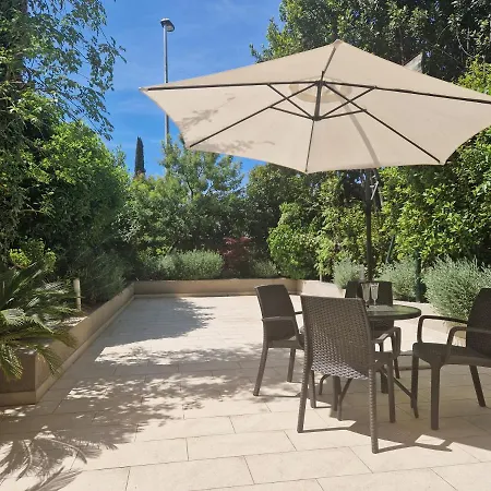Апартаменты Eden Apartments