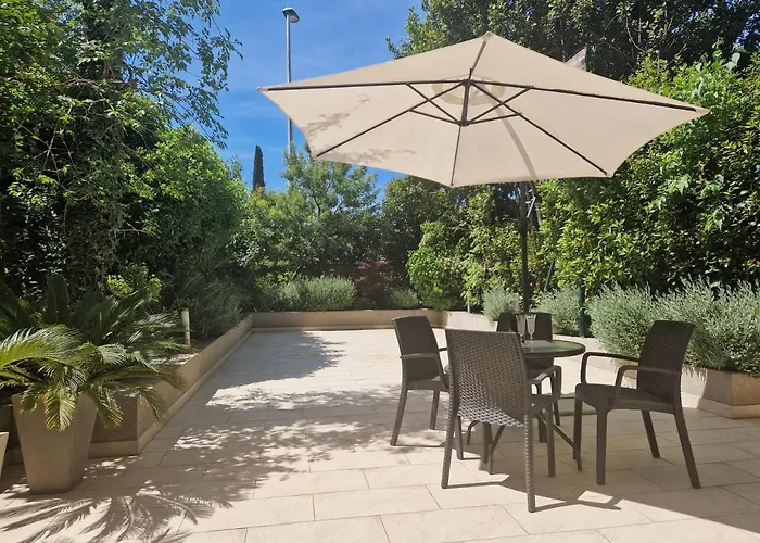 Апартаменты Eden Apartments