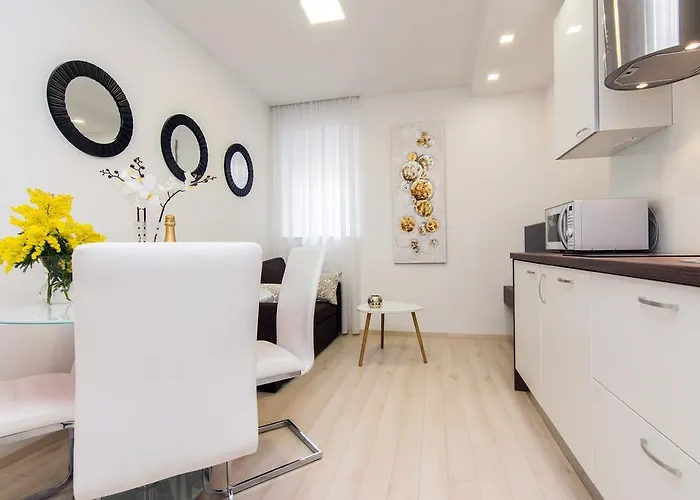 Eden Apartments Задар