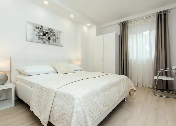 Апартаменты Eden Apartments *