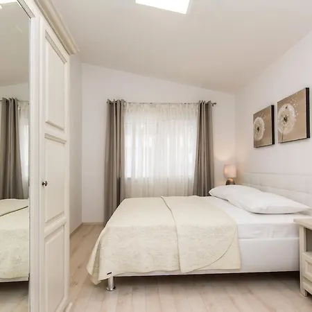 Eden Apartament *